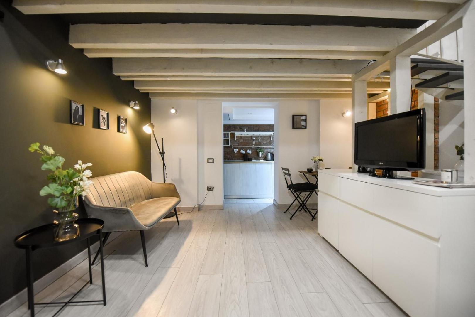 Central Comfort - Duplex-Style Studios On Regina Elisabeta Bucharest Room photo